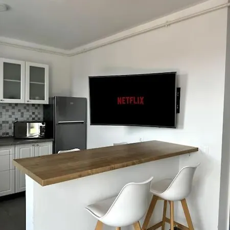 Apartament Seville Cu Terasa & La Munte Braszów