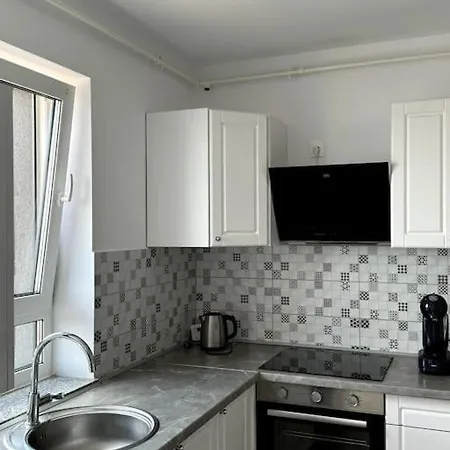 Apartament Seville Cu Terasa & La Munte
