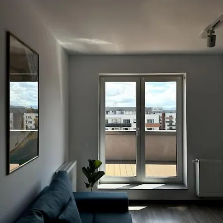 Seville Cu Terasa & La Munte Apartament