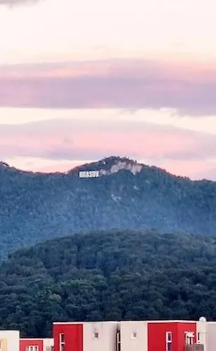 Seville Cu Terasa & La Munte Brasov