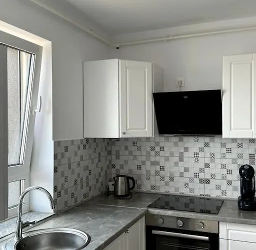 Apartment Seville Cu Terasa & La Munte