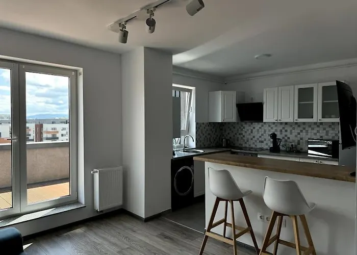 Seville Cu Terasa & La Munte Apartment *