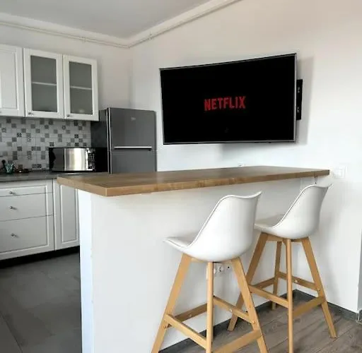 Apartment Seville Cu Terasa & La Munte *