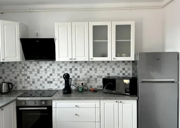 Seville Cu Terasa & La Munte Apartment