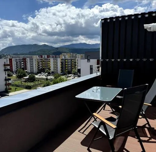 Apartment Seville Cu Terasa & La Munte *